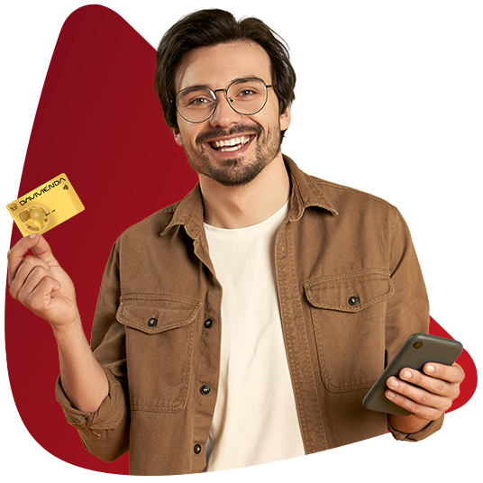 Hombre con celular y tarjeta de credito
