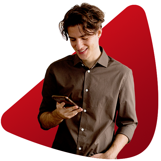 Hombre con celular